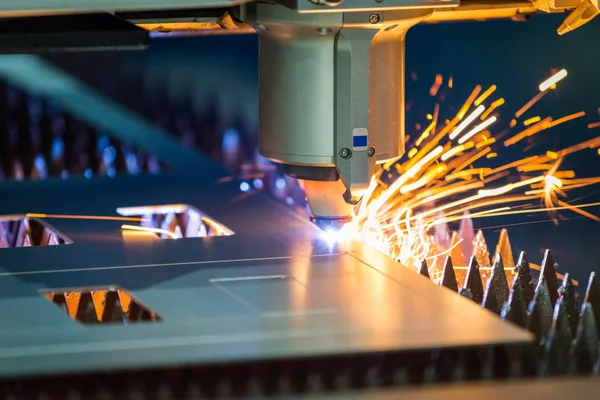 Řezání laserem na CNC stroji